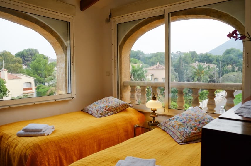 Ein Gästezimmer in der Open Sky Oasis in Dénia.